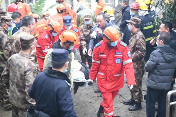 應(yīng)急管理部調(diào)研中石油和中石化危險(xiǎn)化學(xué)品安全風(fēng)險(xiǎn)集中治理工作